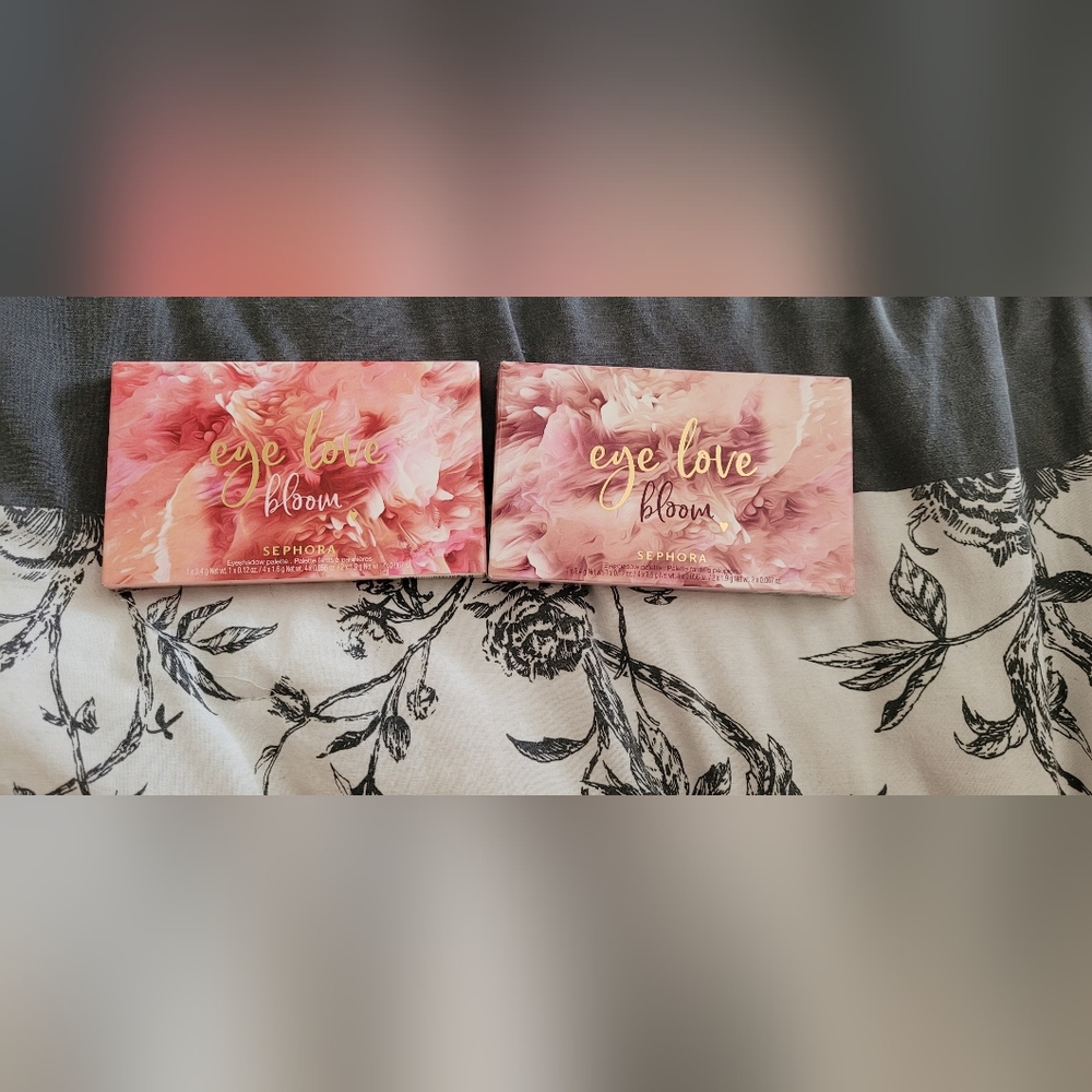 Eyeshadow palette